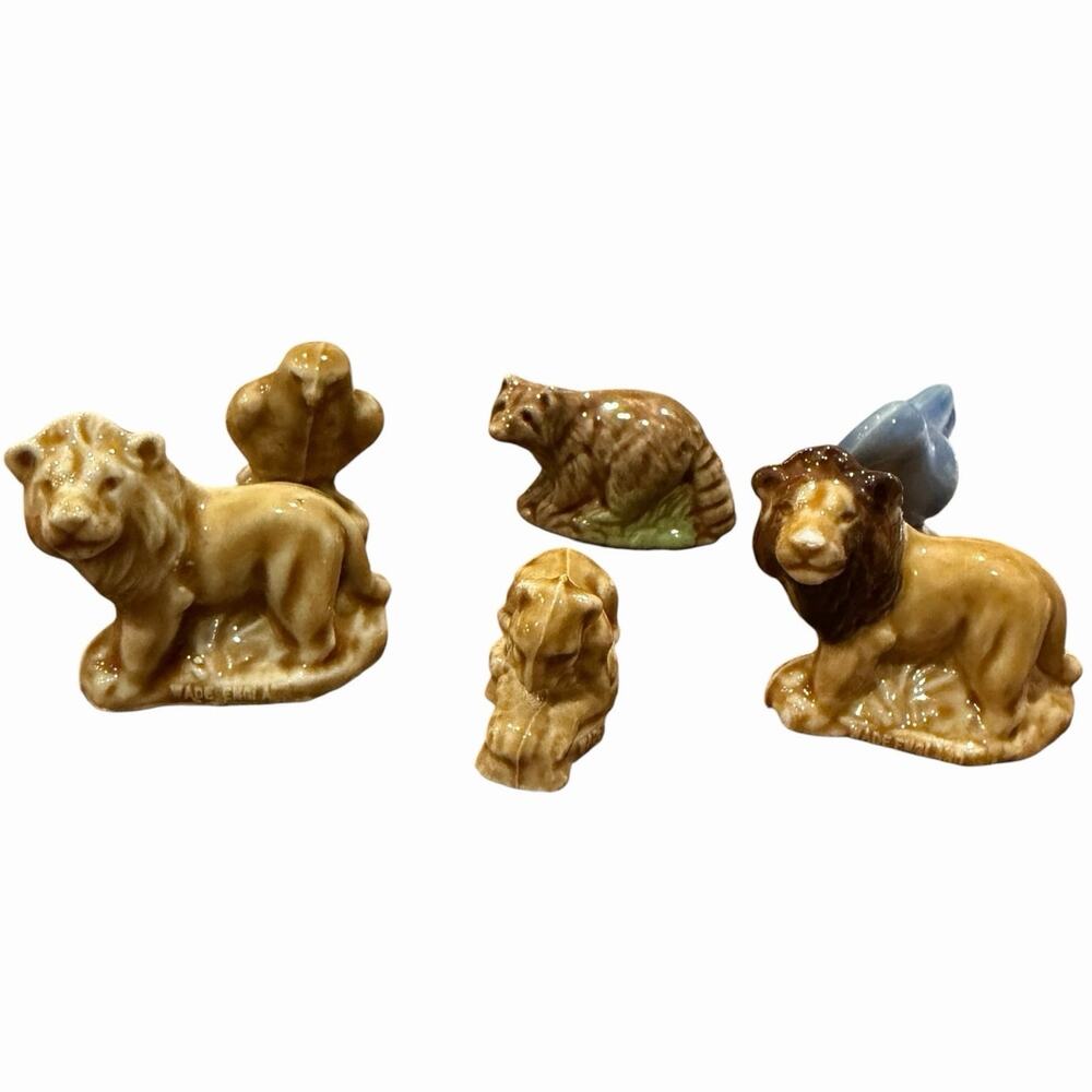 Wade Whimsies Lot of 6 Figurines: Poodle Duck Parrot 2 Puppies Tea Crate Compass